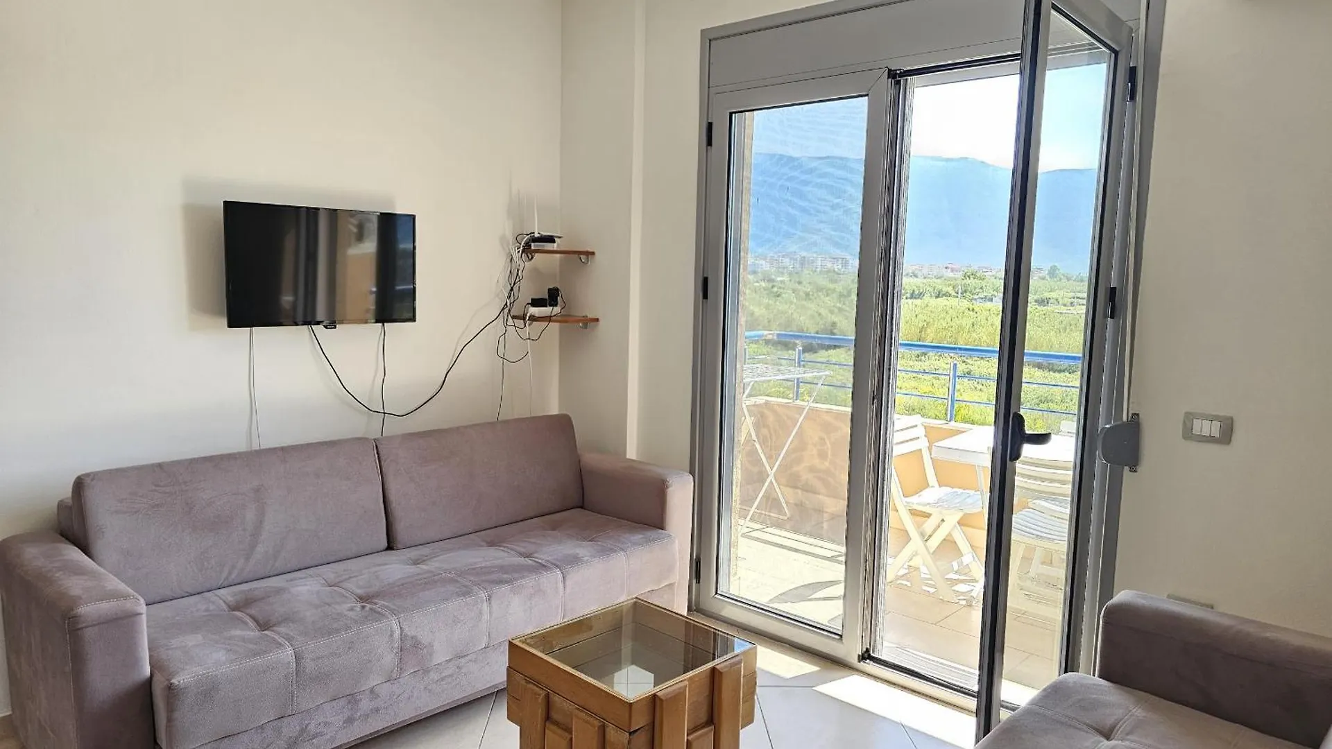 Apartment With Pool View In Rradhime Vlorë Albánie
